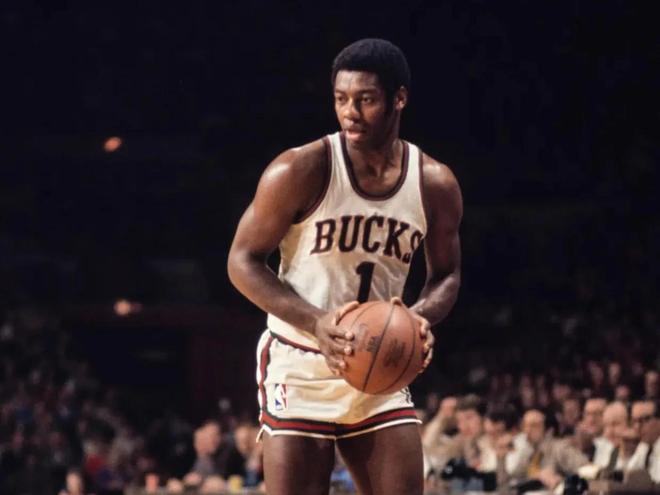 赛季表现的 赛季表现的